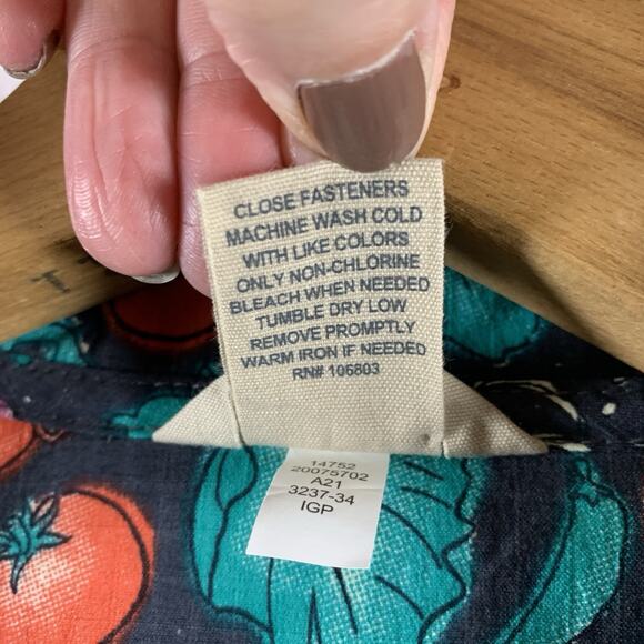 Duluth Trading Heirloom Gardening Vest Womens Size XL Vegetable Print Pockets - Picture 15 of 16